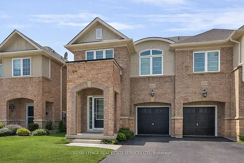 4227 Cole Cres Photo 1
