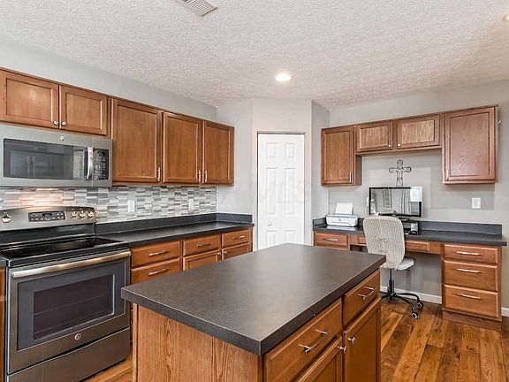 4th image of 554 Corbel Dr