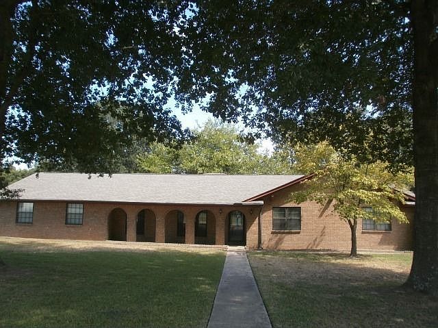 1st image of 4908 Twin Oaks