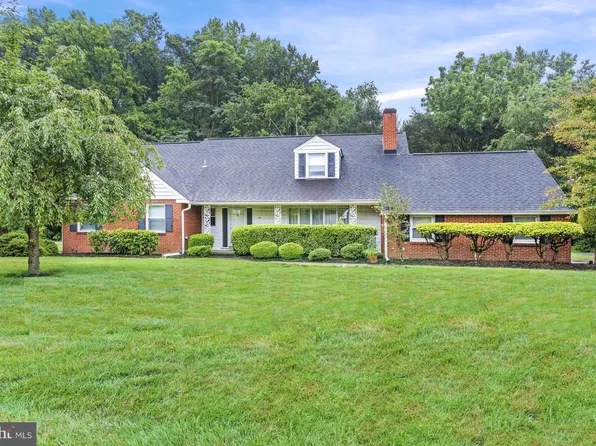 25 Harlech Dr, Wilmington, DE 19807