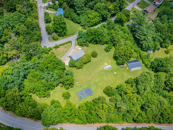2937 Forest View Rd, Kingsport, TN 37660