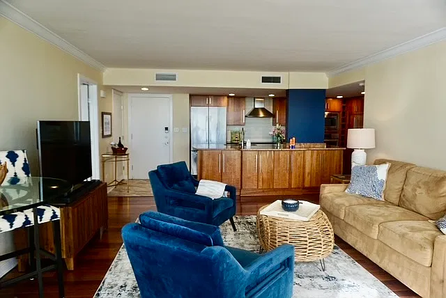 2 bed, 1080 sqft, $4,250 — Photo 3