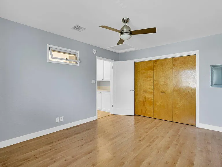 110 E Hillcrest Blvd #216 — Photo 10