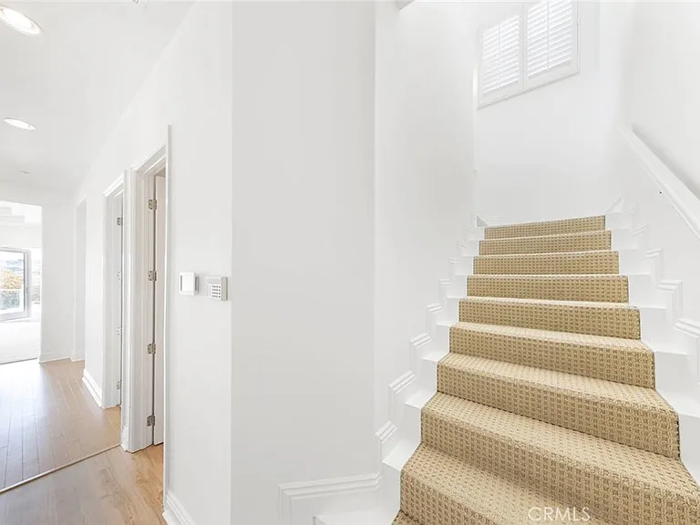 12 San Remo — Photo 31