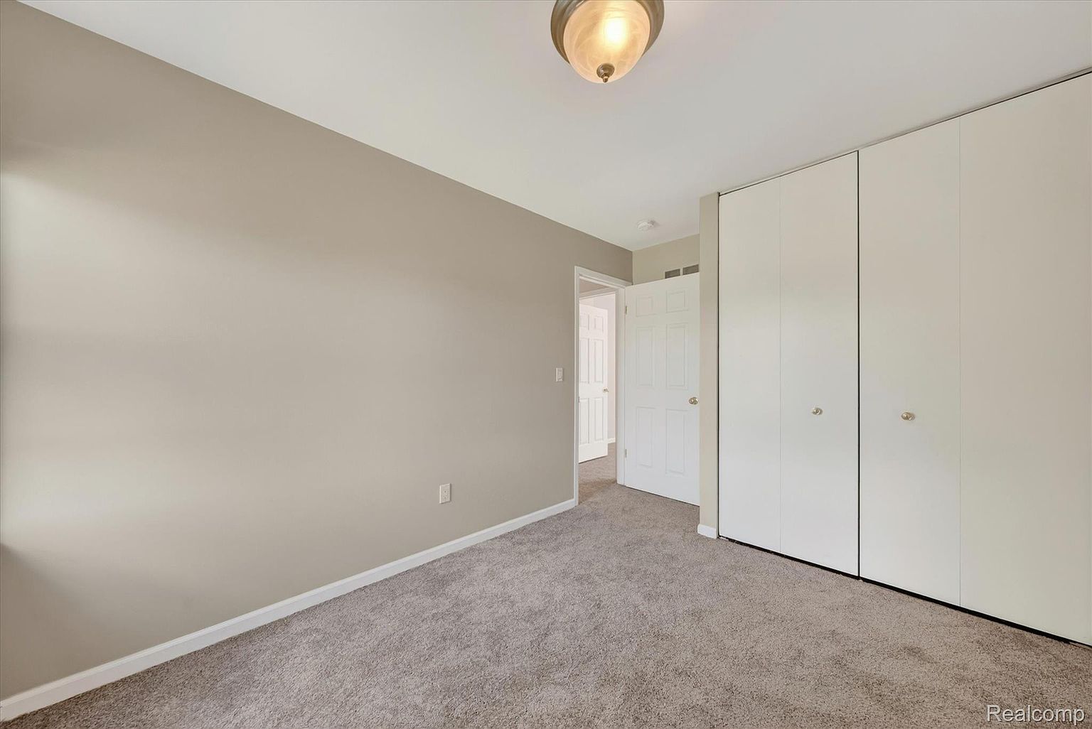 2824 Roundtree Dr, photo 27