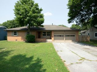 1633 E Cherokee St, Springfield, MO 65804