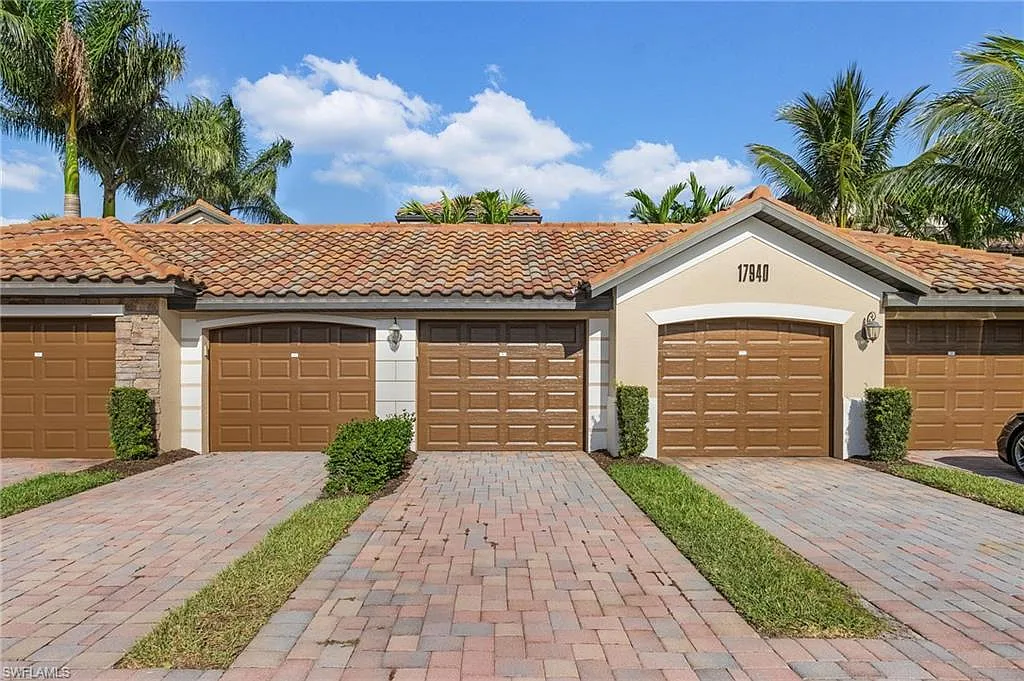 2 bed, 2.0 bath, 1352 sqft, $7,500 — Photo 1
