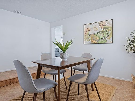 4th image of 8105 Alpine Ave