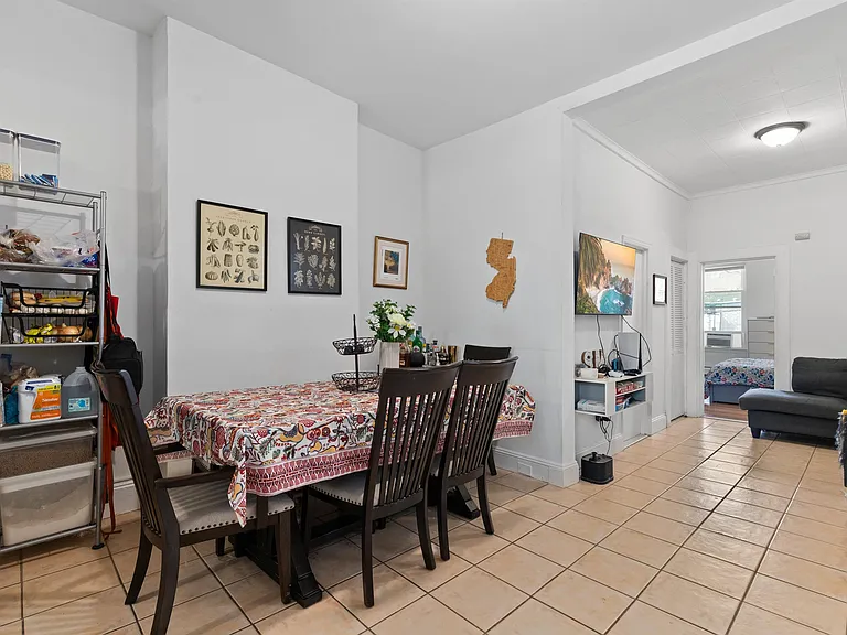 86 Griffith St #2 — Photo 7
