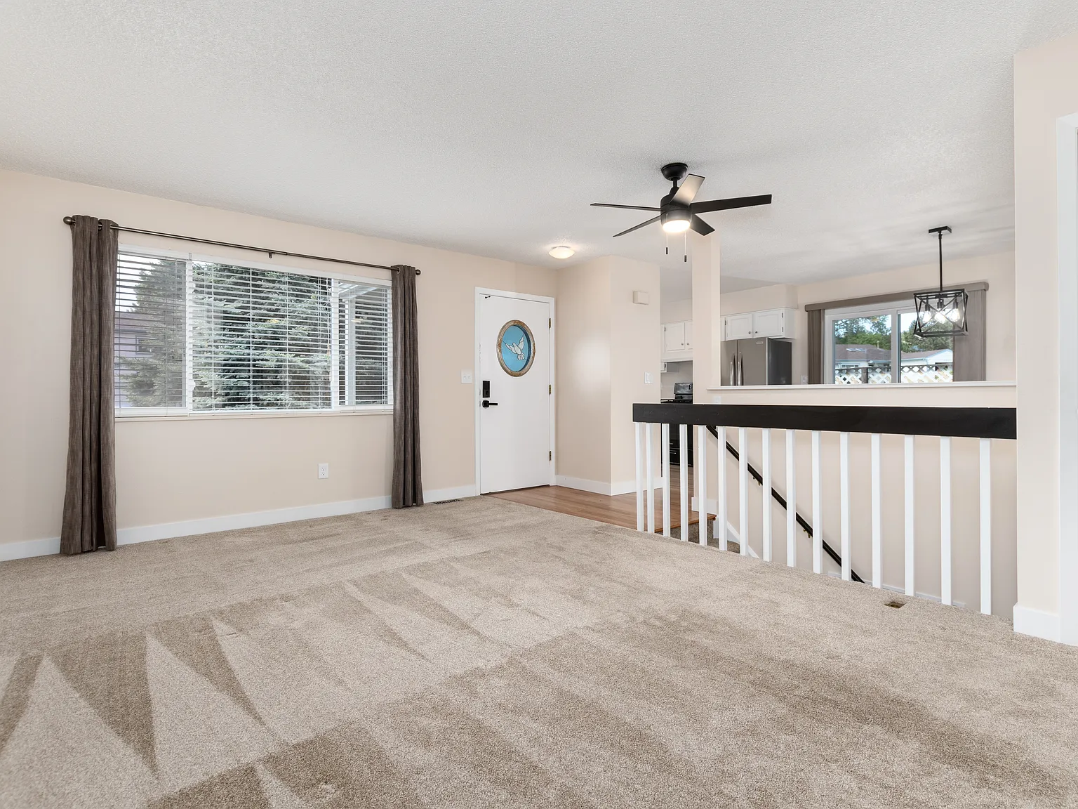 4 bed, 1875 sqft, $2,795 — Photo 2