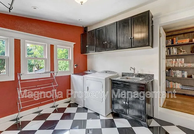 1532 N Nevada Ave — Photo 44