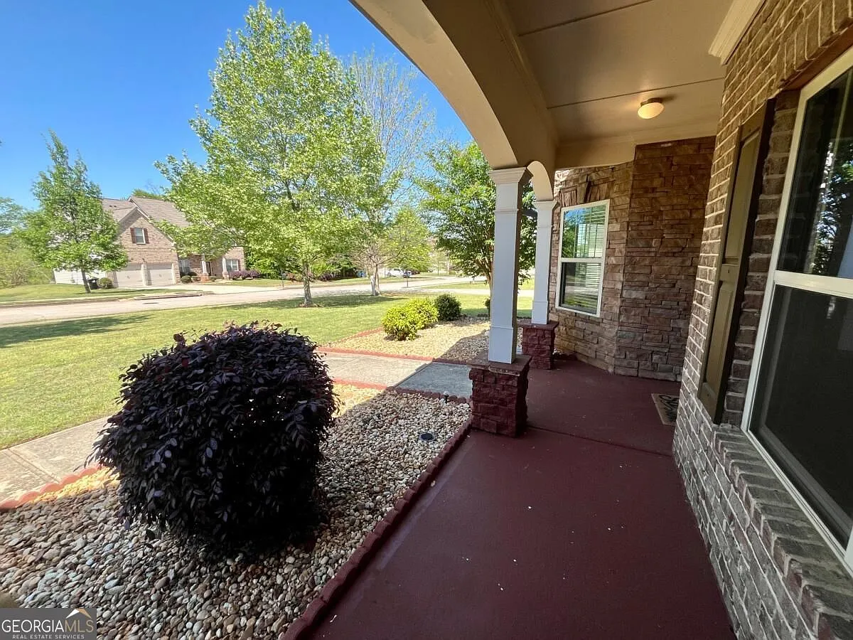 5 bed, 3.5 bath, 3684 sqft, $3,395 — Photo 4