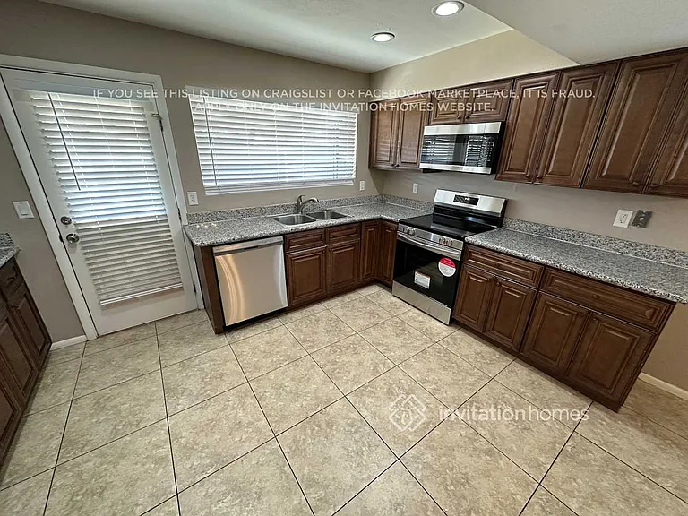 1738 W Pecos Ave — Photo 6