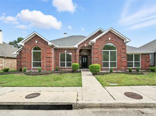 6039 Mapleshade Ln, Dallas, TX 75252