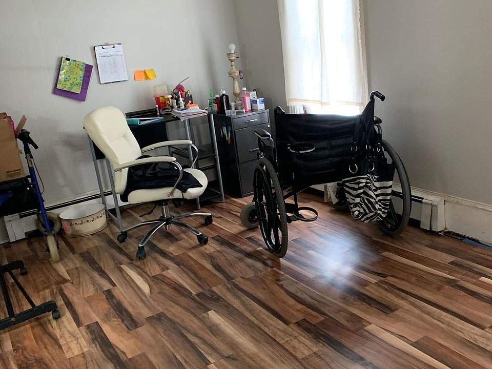 2nd image of 103 Veterans Dr #1