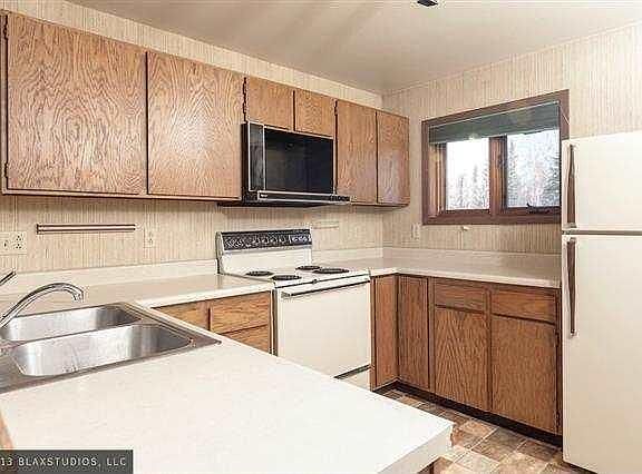 2nd image of 660 Wilcox Ave