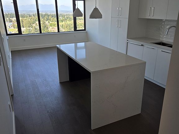 2nd image of 1588 Johnston Rd #2001