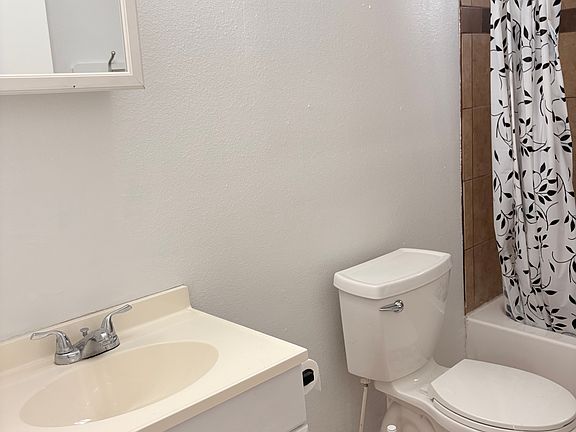 3rd image of 1240 E Nettie Ave