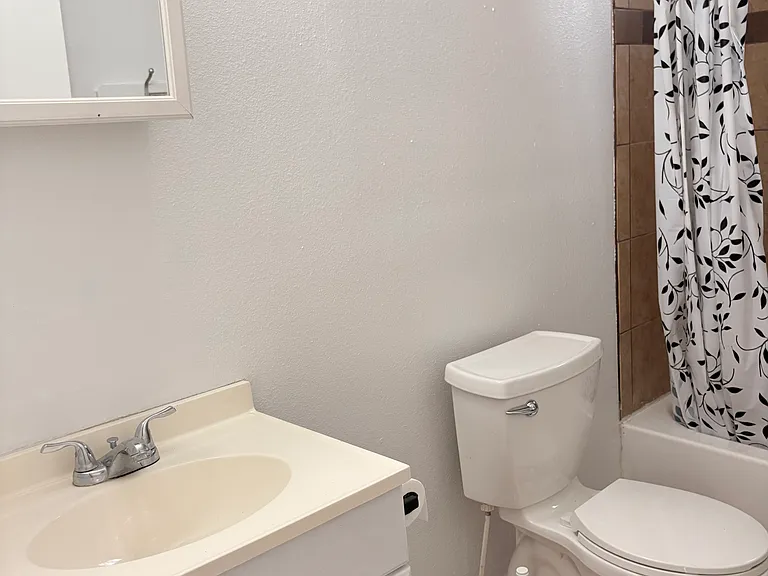 1240 E Nettie Ave — Photo 3