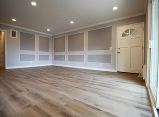 2261 N Beachwood Dr #6, Los Angeles, CA 90068