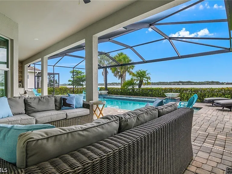 14870 Blue Bay Cir — Photo 32
