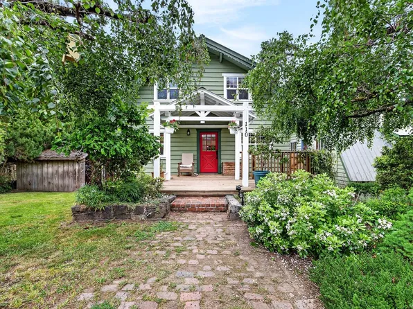 110 Forest Hill Pl, Saltspring Island, BC V8K 1J9