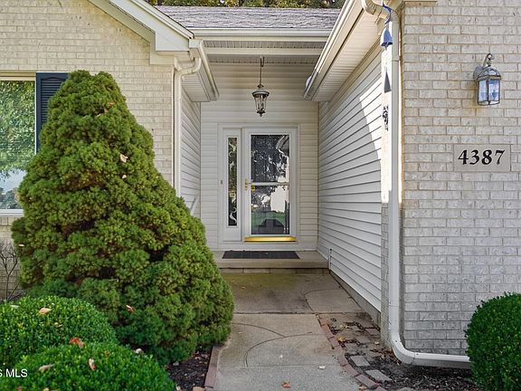 3rd image of 4387 S Watercrest Dr