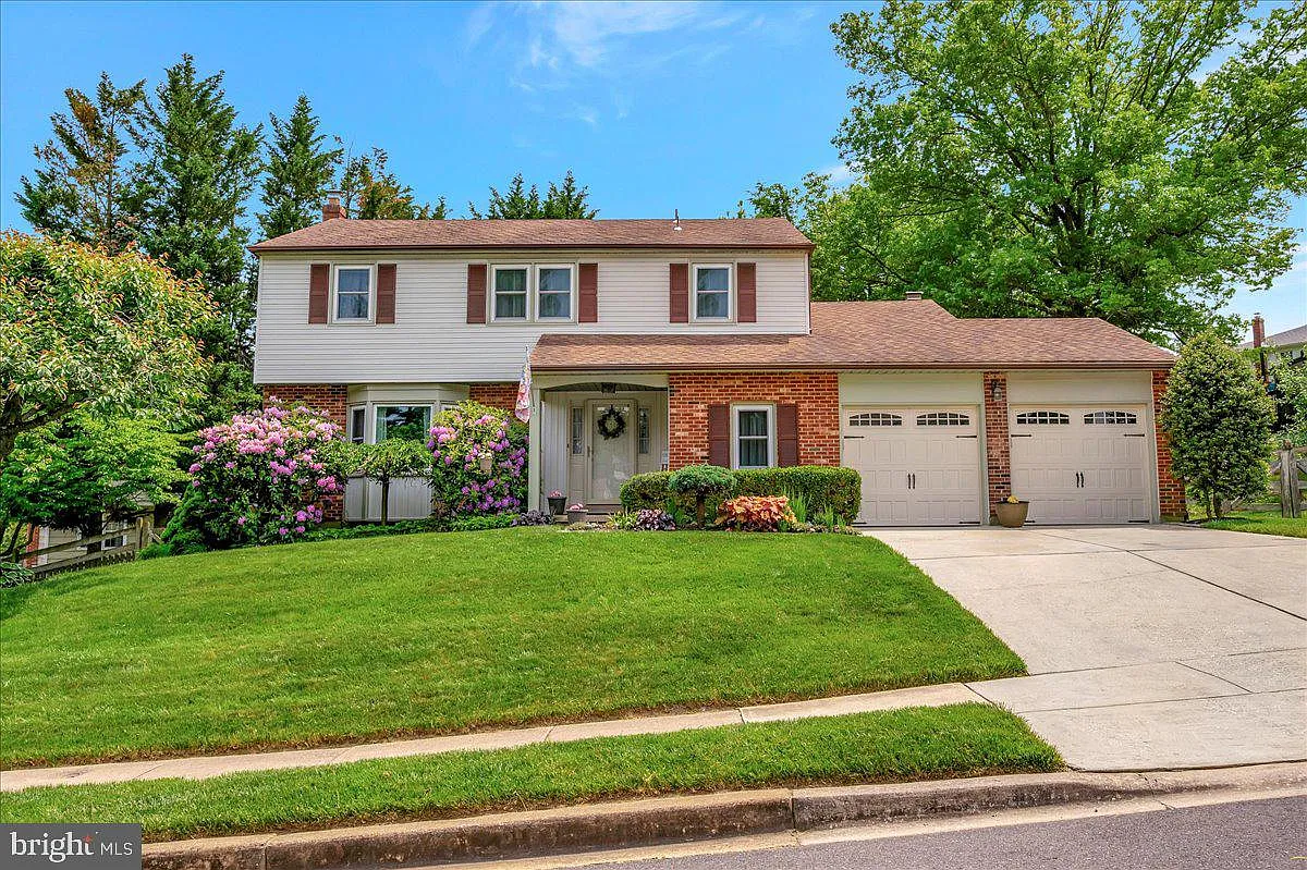 4 Clemson Ct photo 1