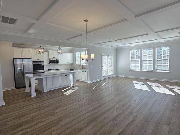 3rd image of 1062 Paula Parris Rd #39