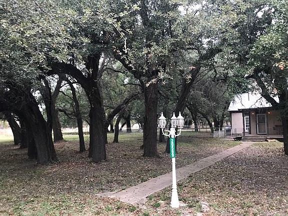2nd image of 20599 N Us Highway 281