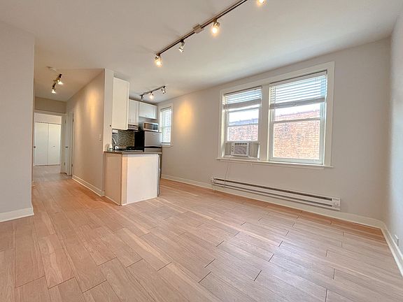 3rd image of 515 W Belmont Ave #35