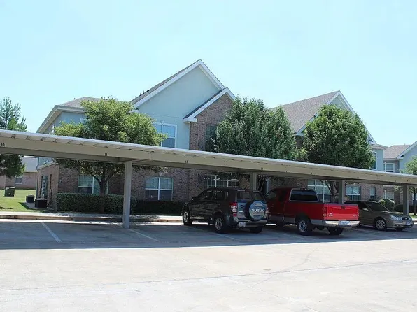 217 Harris Dr, Crowley, TX