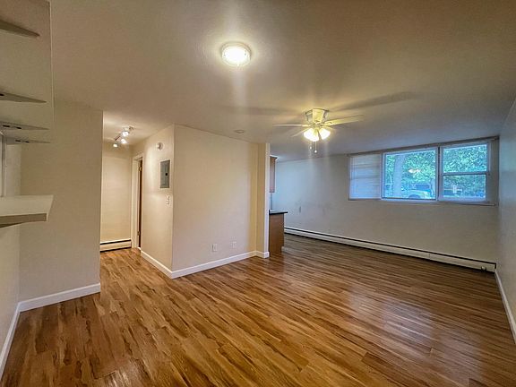5th image of 405 6th Ave SE #226