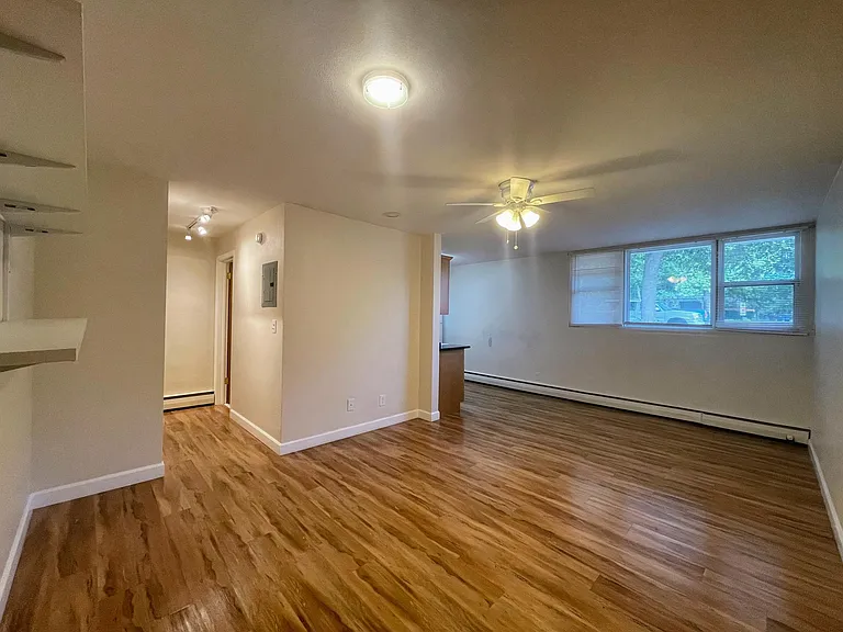 405 6th Ave SE #124 — Photo 6