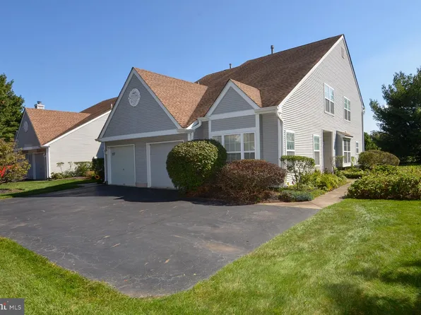 229 Birch Hollow Dr, Bordentown, NJ 08505