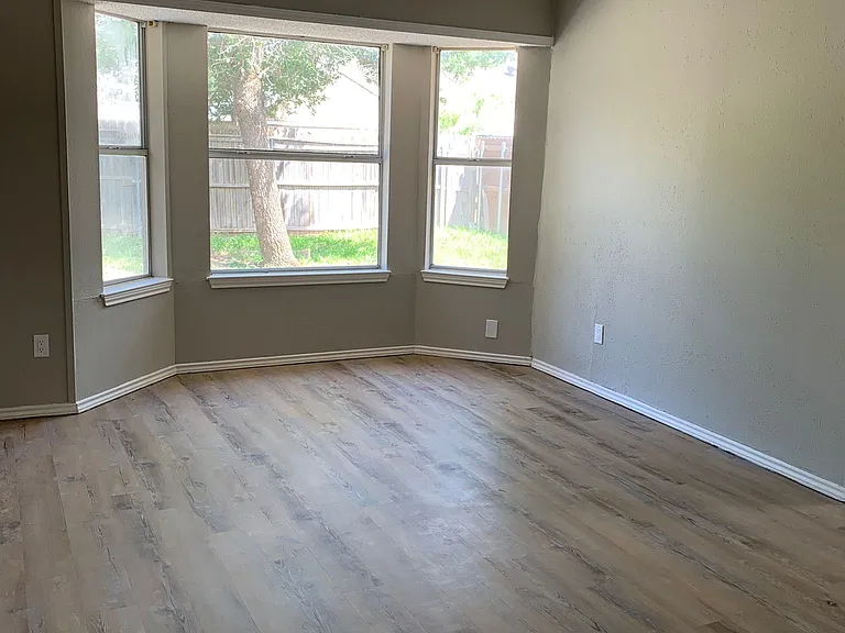 7801 Estates Way — Photo 12