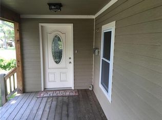 108 W Shawnee St, Paola, KS 66071