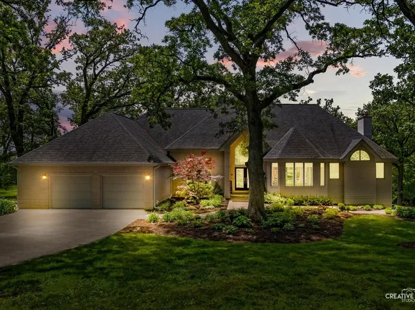49W693 Hinckley Rd, Big Rock, IL 60511