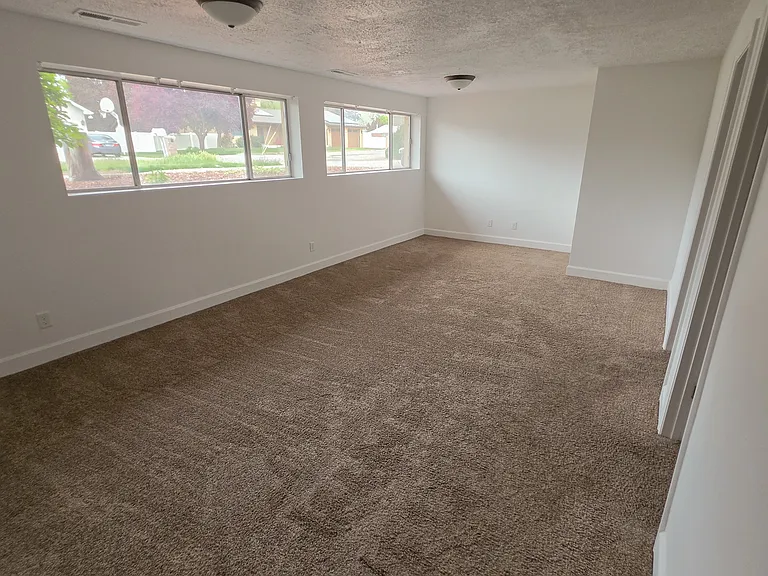 2222 E 6525 S — Photo 33