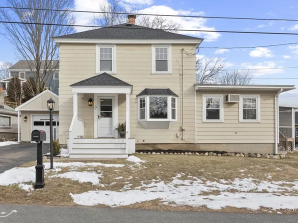 7 Hoyt Ave, Amesbury, MA 01913