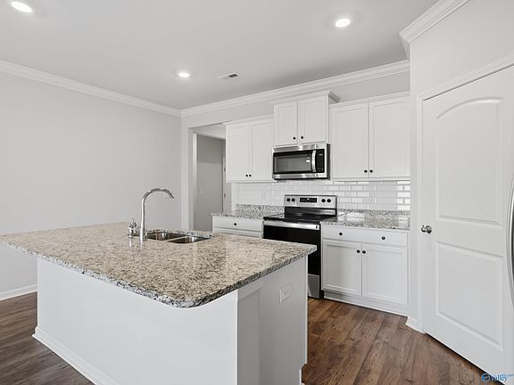 4th image of 22584 Regent Dr