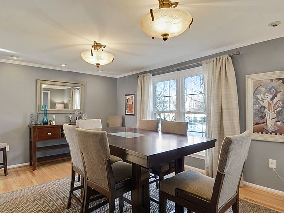 5th image of 1 Royal Oak Ct