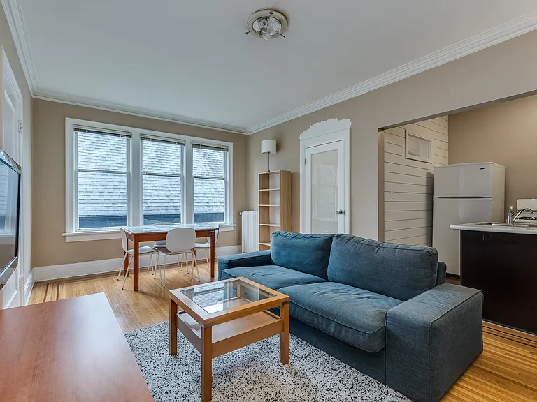 935 Jervis St #11 — Photo 6