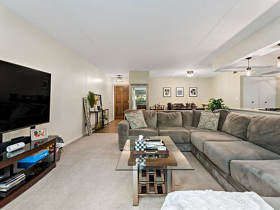 5th image of 1712 Forest Green Dr #1712