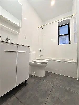 5th image of 2025 Regent Pl APT C2