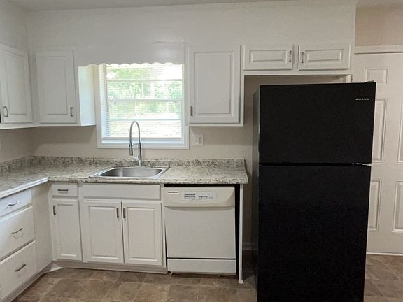4th image of 1430 High Meadow Dr