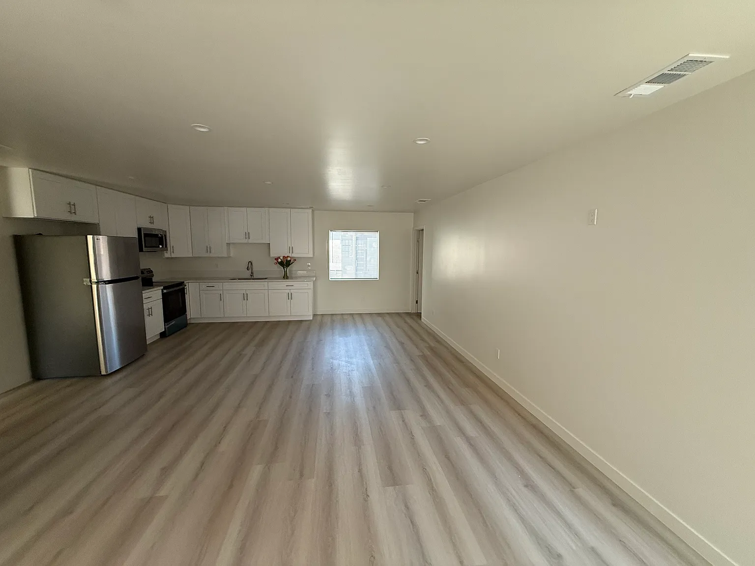 3 bed, $3,750 — Photo 4