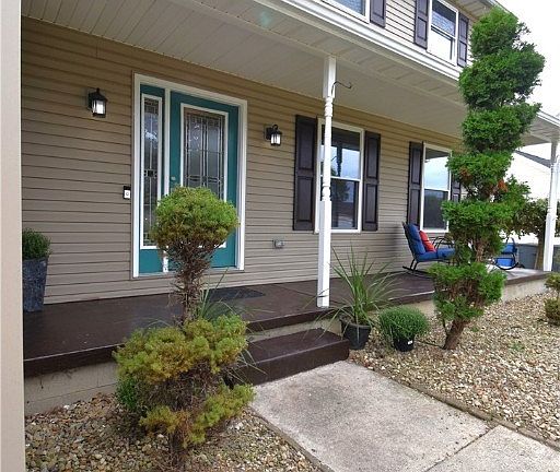 2nd image of 309 Crimson Cir