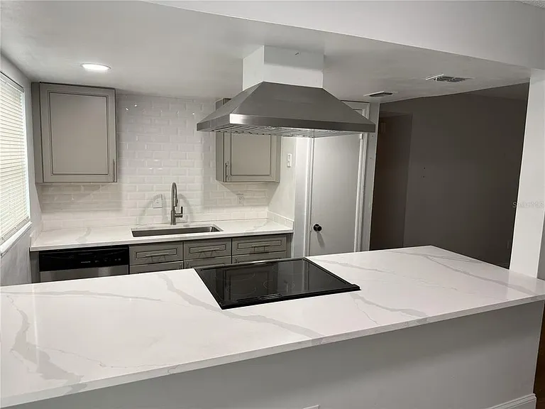 726 Edgewater Dr #2 — Photo 5