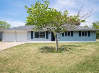 431 N Nappanee Point, Peoria, IL 61604